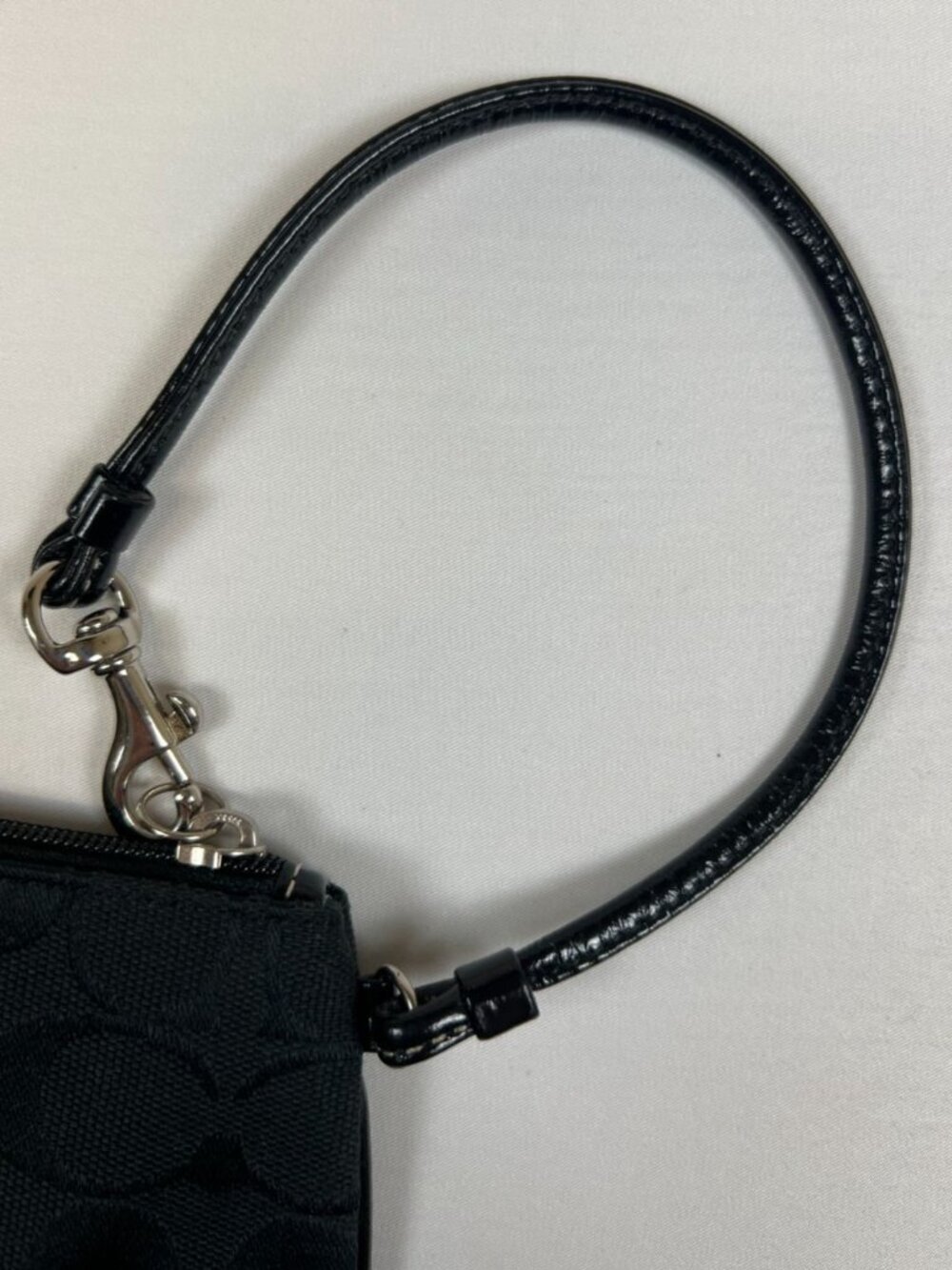 COACH Women OS Signature C Black Canvas Wristlet Pouch Light Blue Interior - Picture 3 of 4